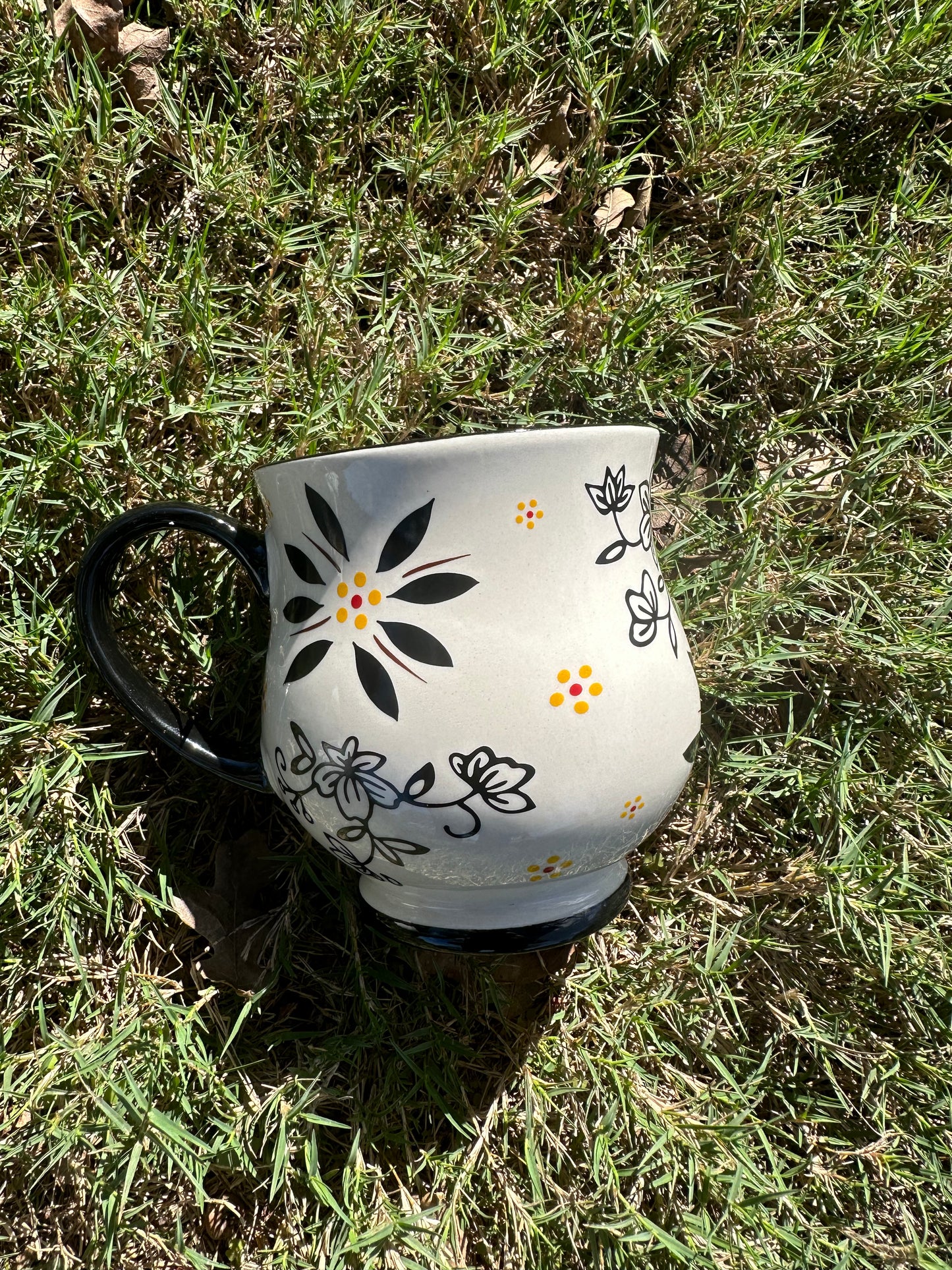 Black & Yellow Flower Coffee Mug