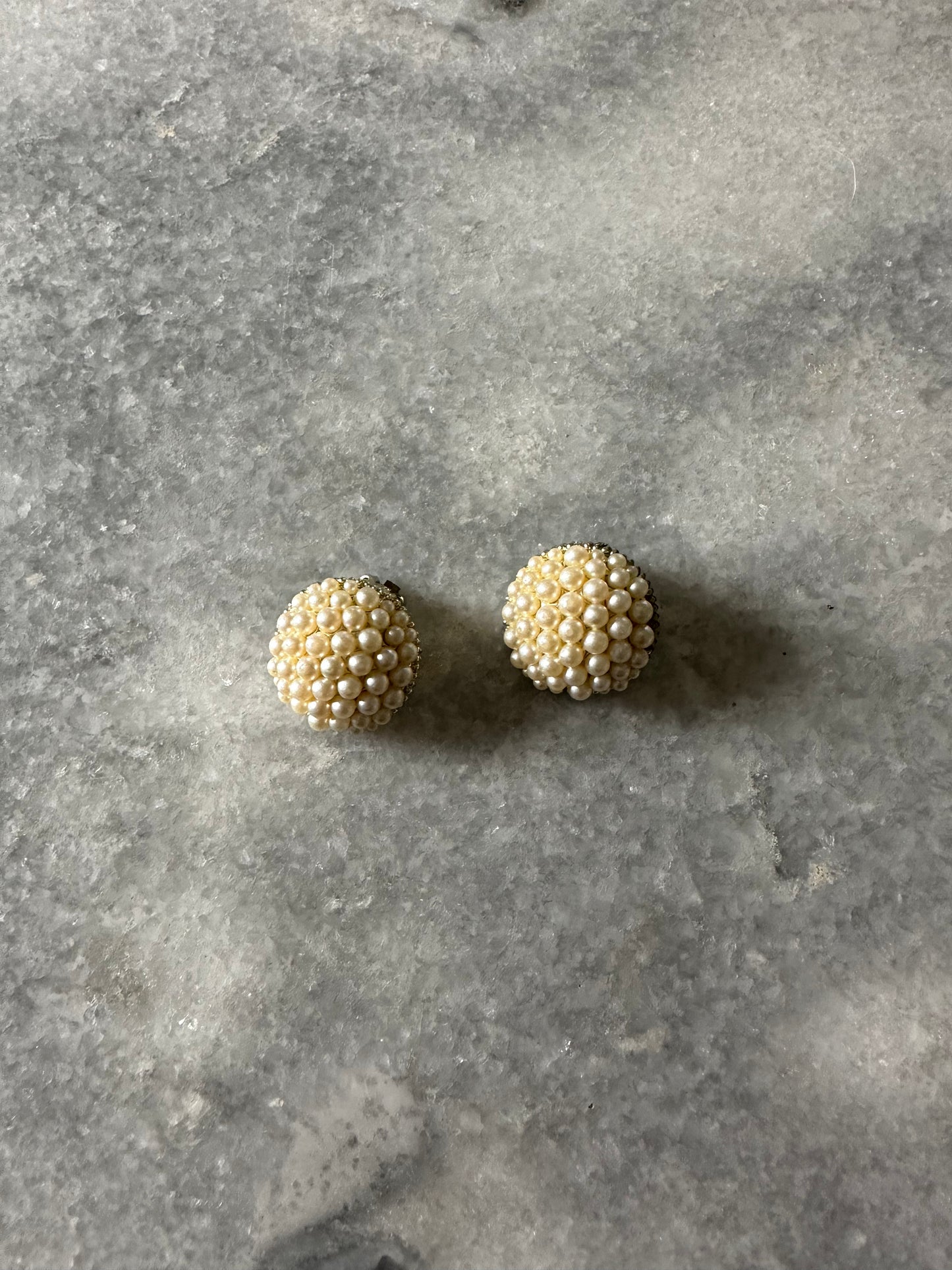Vintage Gold Pearl Circle Clip On Earrings